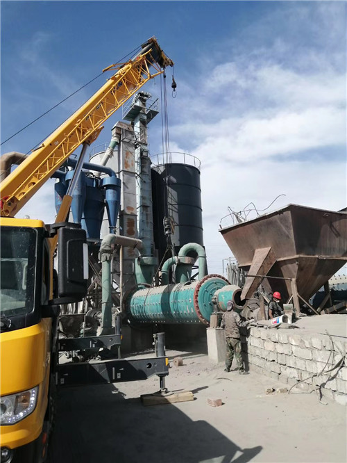 定州市设备搬运等各类工程项目中，吊车起着关键作用