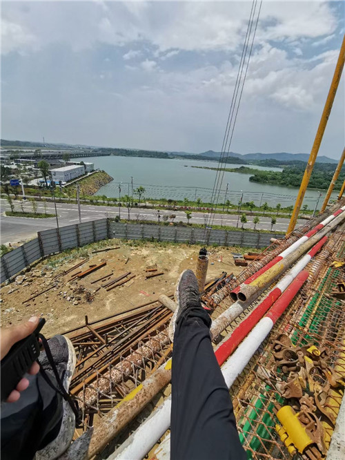 定州市作业中发生设备损坏或人员意外，责任怎么划分？